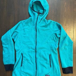 Patagonia women’s full zip hooded fleece, teal/navy
